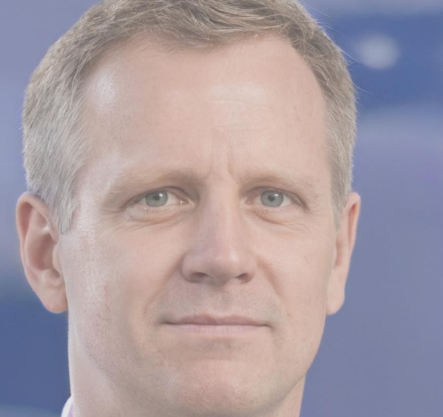 Birger Lundqvist, Lead Budget Analyst at Mironexaluvo, reviewing financial trend reports